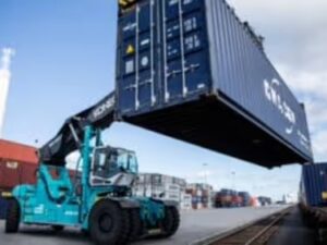 Achieving Efficiency with Container Lifting Equipment