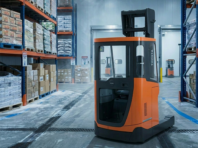 Cold-store efficiency starts with the right reach truck